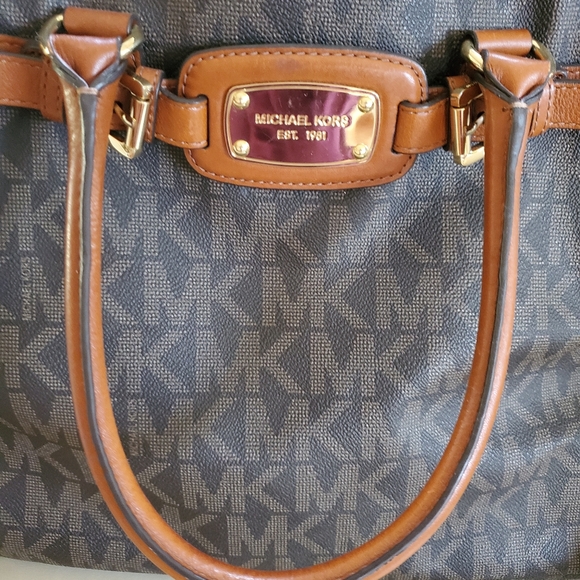 Michael Kors Handbags - Michael Kors Hamilton large bag